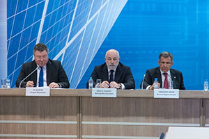 Ректор СПбПУ А.И. Рудской (на фото крайний слева)