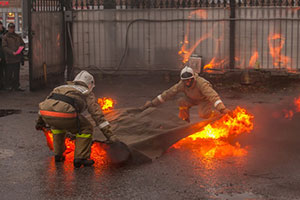 Тушение пожара на учениях  в СПбГПУ