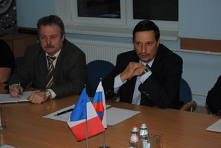 В.Д. Хижняк (слева) и Д.Г. Арсеньев (справа)