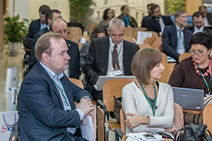 Директор проектного офиса Программы «5-100-2020» С.В. Салкуцан (на переднем плане слева)