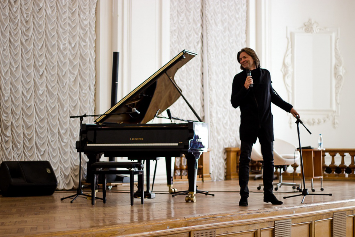 Дмитрий Маликов в Белом зале 