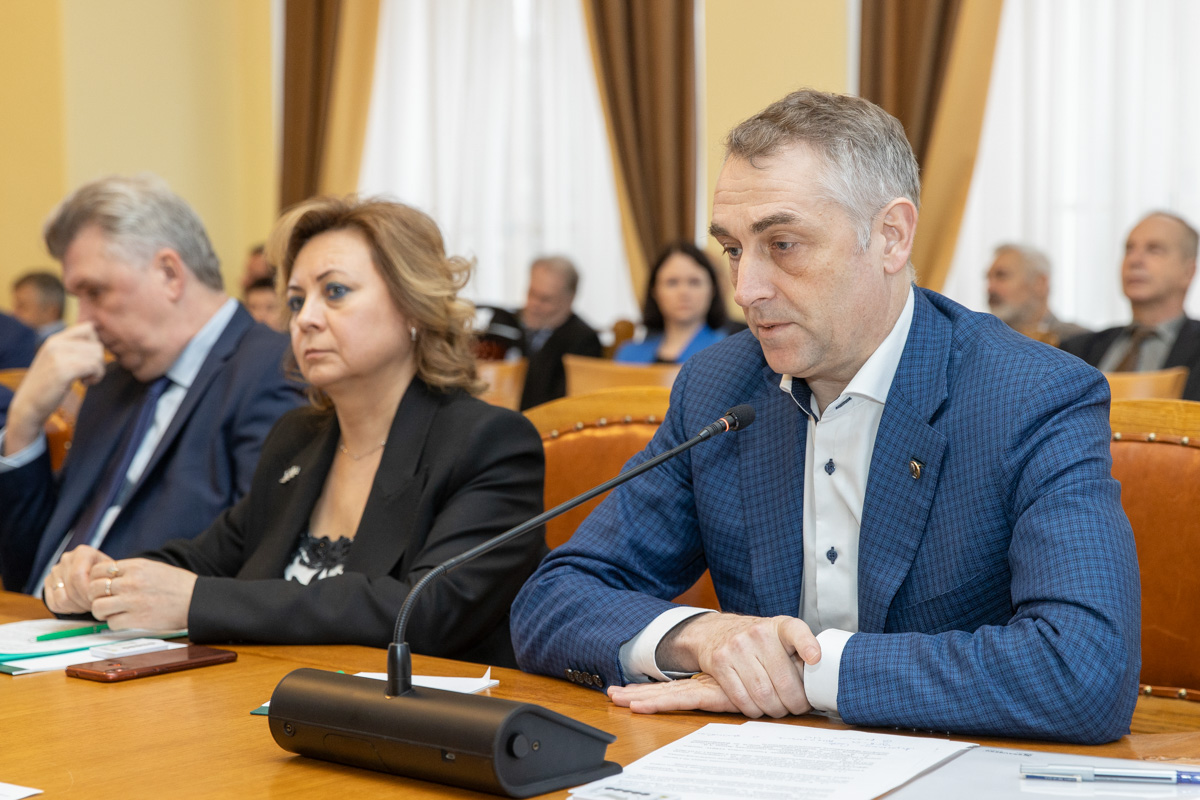 Первый проректор Виталий Сергеев выступил с докладом «О повышении эффективности деятельности подразделений университета» 