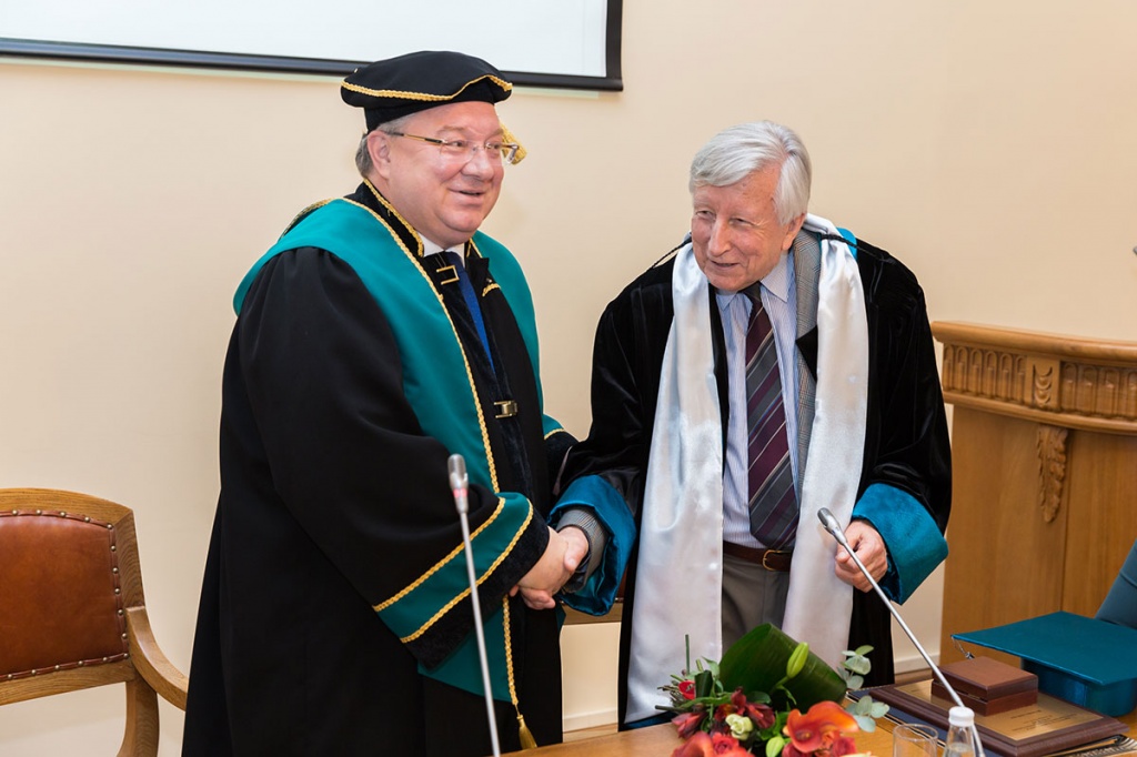 Профессора приветствовал ректор Политехнического университета А.И. Рудской