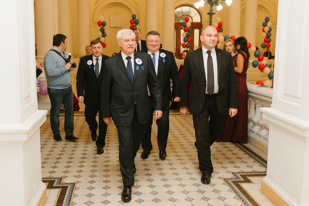Губернатор Г.С.Полтавченко посетил новогодний бал в Белом зале СПбПУ