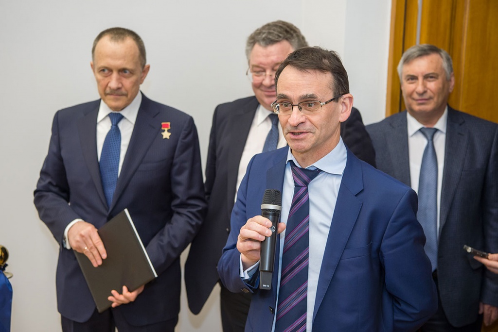 Замминистра науки и образования РФ А.А. Климов поздравил с открытием учебного класса и пожелал АО КЛИМОВ и СПбПУ успешной работы Замминистра науки и образования РФ А.А. Климов поздравил с открытием учебного класса и пожелал АО КЛИМОВ и СПбПУ успешной работы