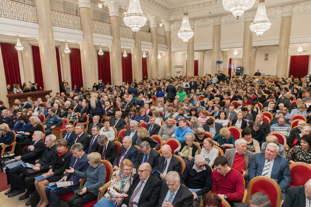 Собрание общественности прошло в здании Администрации Калининского района