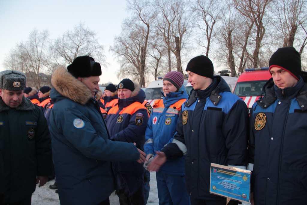  Бойцов студенческого спасательного отряда Политехник поприветствовал губернатор города Г.С. Полтавченко