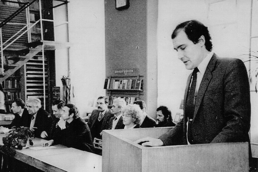 Вся моя жизнь связана с университетом, и я горжусь, что я - политехник (на фото 1980-х годов А.Н. Кобышев -декан по работе с иностранными учащимися)