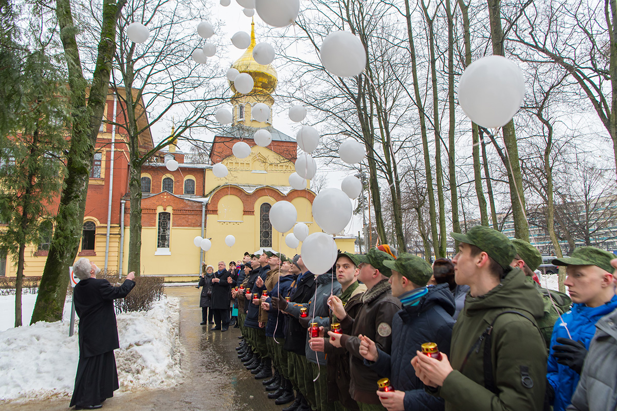 Минутой молчания политехники почтили память погибших при пожаре в ТРЦ Зимняя вишня 