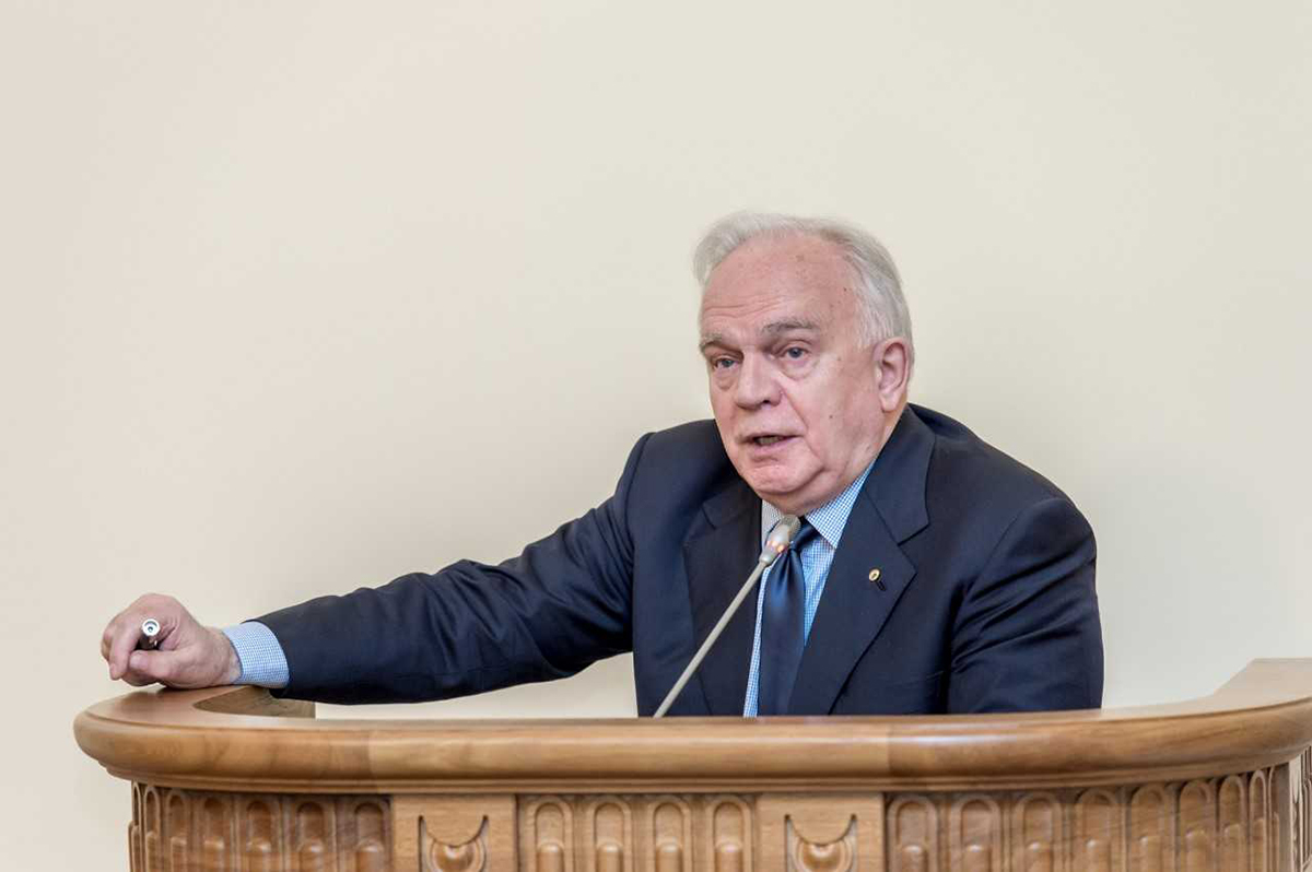 Академик РАН В.А. Черешнев рассказал политехникам, как сохранить здоровье Академик РАН В.А. Черешнев рассказал политехникам, как сохранить здоровье