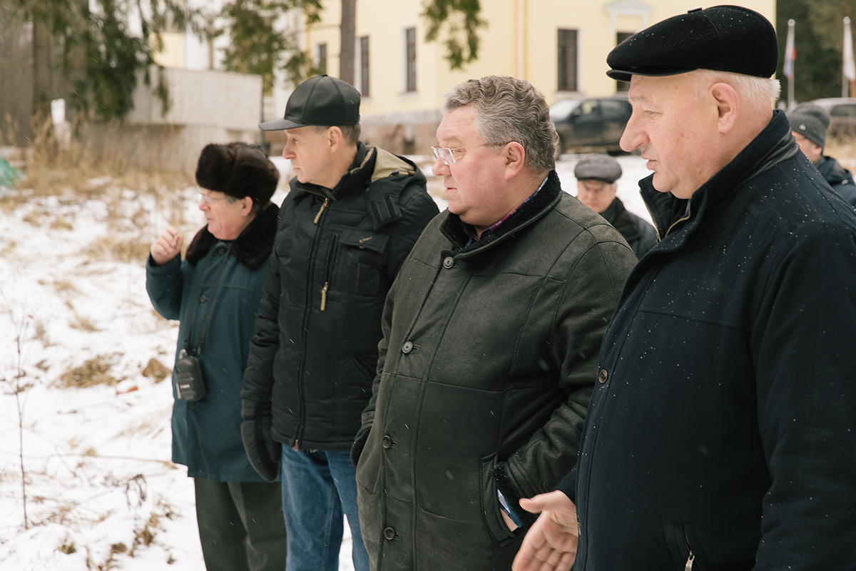 Руководство СПбПУ осмотрело парковую территорию усадьбы Руководство СПбПУ осмотрело парковую территорию усадьбы