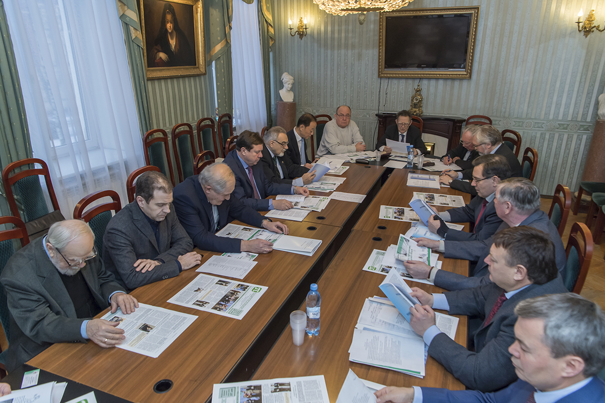 В Попечительском совете университета В Попечительском совете университета