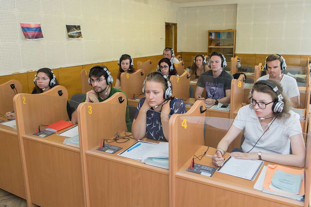 Многие занятия иностранных студентов СПбПУ проходят в лингафонных кабинетах