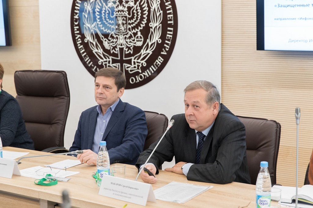 Директор ИФНиТ С.Б. Макаров презентовал образовательную программу Защищенные телекоммуникационные системы