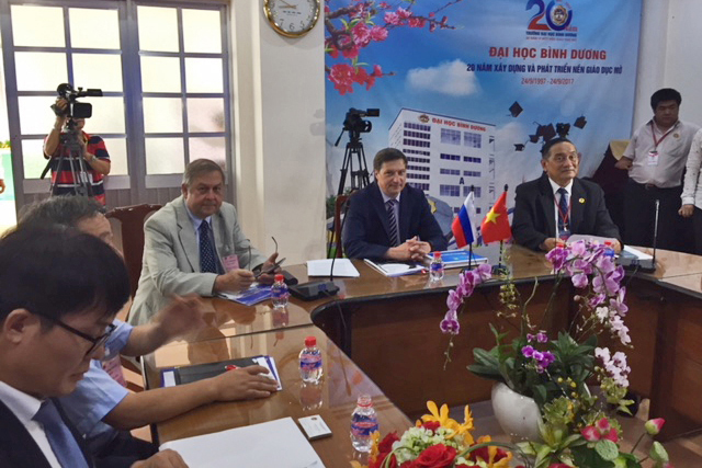 Делегация СПбПУ совместно с представителями научной общественности Вьетнама приняла участие в обширном круглом столе 