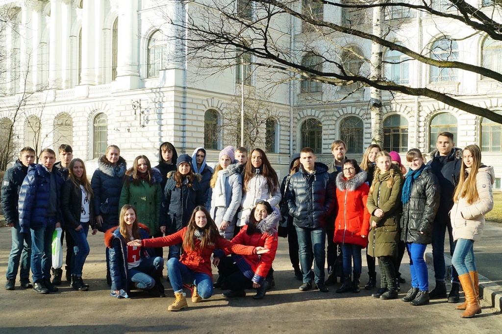 Школьники из Крыма приехали в Политех для участия в круглом столе