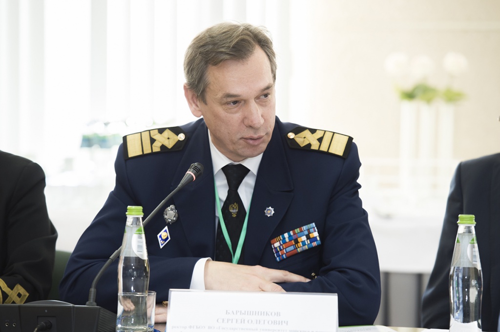 Председатель ФУМО по укрупненной группе специальностей и направлений подготовки «Техника и технология кораблестроения и водного транспорта», ректор ГУМРФ имени адмирала С.О. Макарова С.О. Барышников Председатель ФУМО по укрупненной группе специальностей и направлений подготовки «Техника и технология кораблестроения и водного транспорта», ректор ГУМРФ имени адмирала С.О. Макарова С.О. Барышников