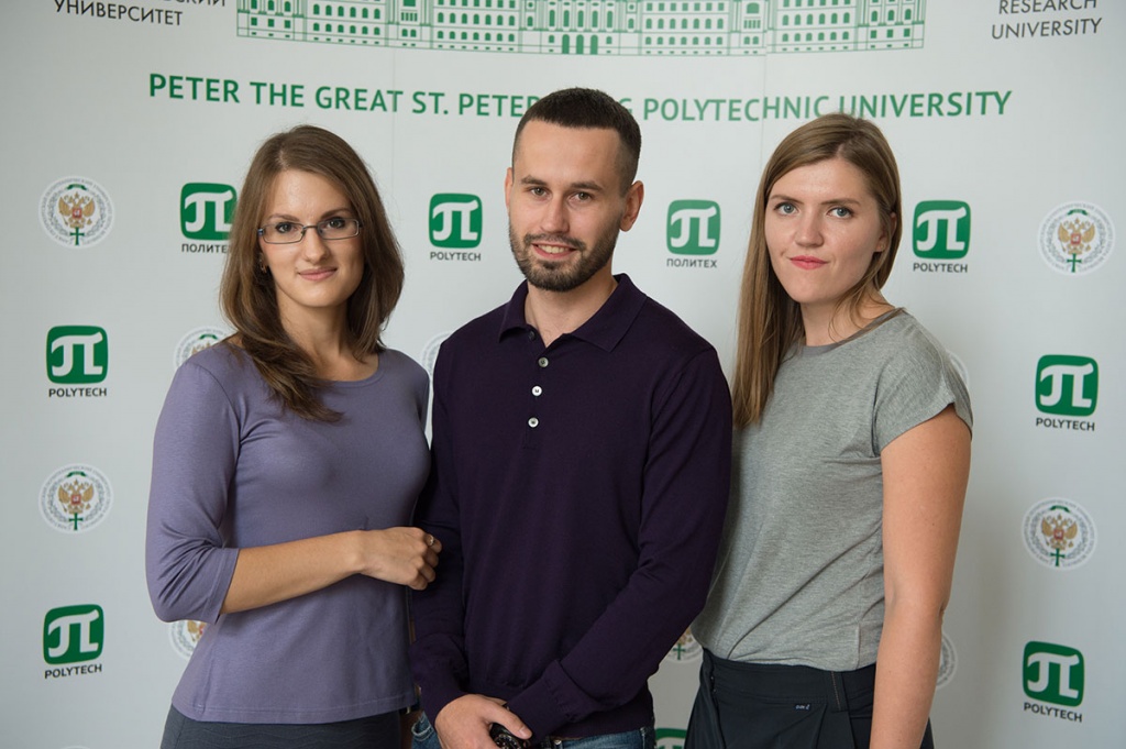 Участие в проекте Пионер-М продолжат слева направо - магистранты ИППТ Людмила Ермакова и Ян Власов, а также куратор-эксперт команды Светлана Сычева Участие в проекте Пионер-М продолжат слева направо - магистранты ИППТ Людмила Ермакова и Ян Власов, а также куратор-эксперт команды Светлана Сычева