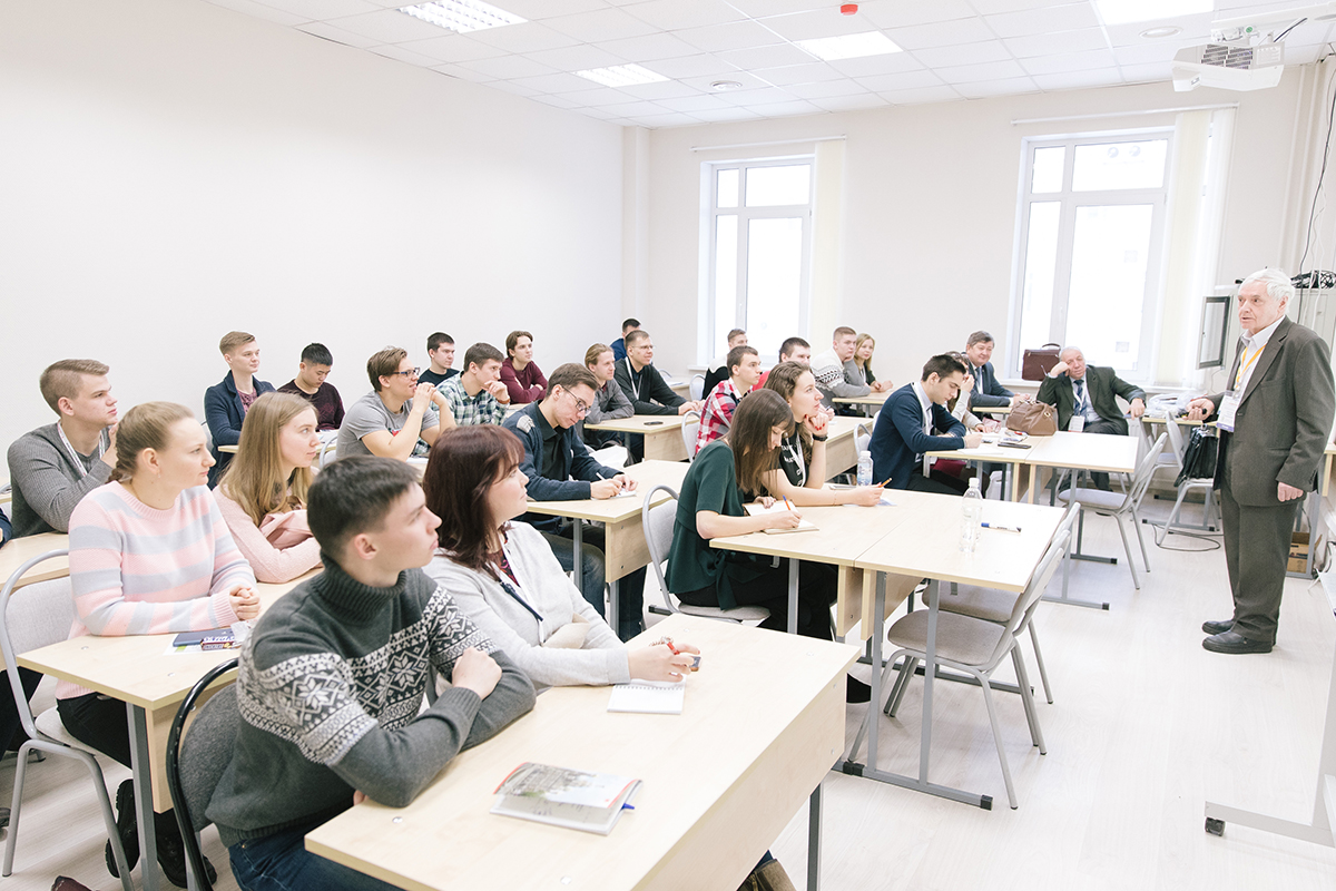 Представители предприятий провели лекции для студентов Зимней школы
