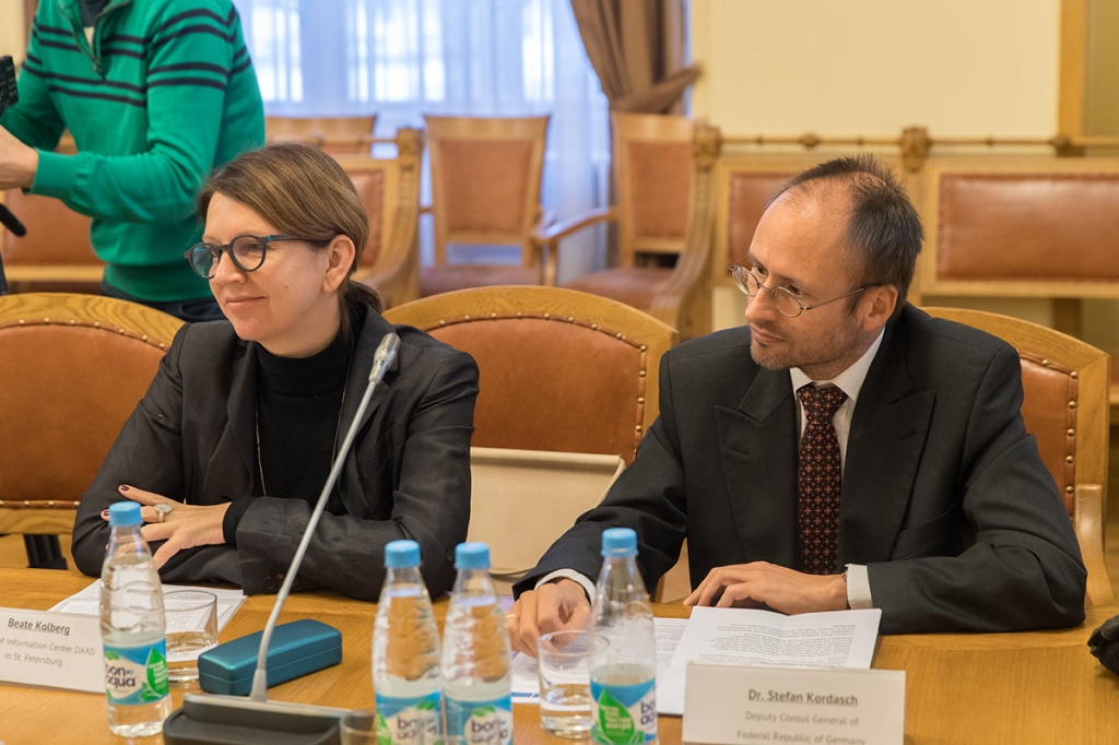 Руководитель Информационного центра DAAD в Санкт-Петербурге Беате Кольберг и заместитель генконсула Германии в Санкт-Петербурге Штефан Кордаш Руководитель Информационного центра DAAD в Санкт-Петербурге Беате Кольберг и заместитель генконсула Германии в Санкт-Петербурге Штефан Кордаш