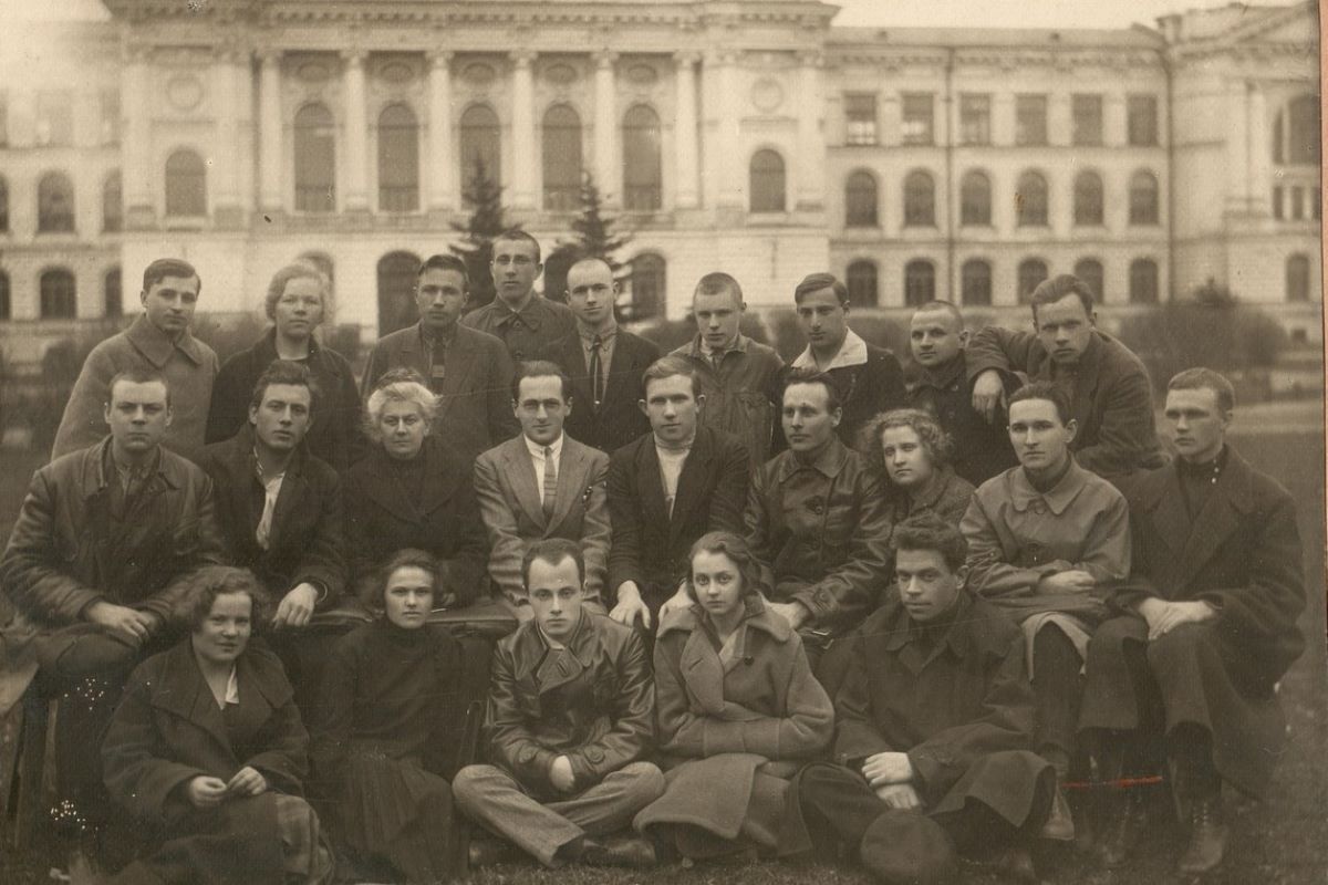Студенты Ленинградского политехнического института. 1927 год