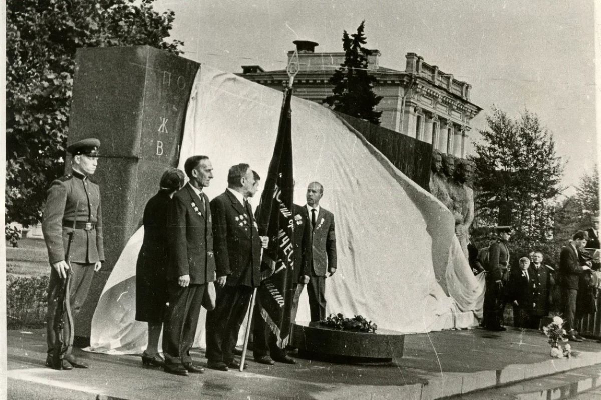 Открытие памятника политехникам, погибшим в годы Великой Отечественной войны, 1967 год