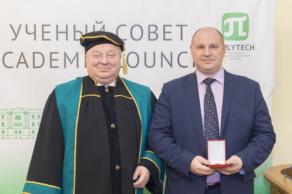 Почетного знака был удостоен доцент ГИ Д.А. Мохоров 