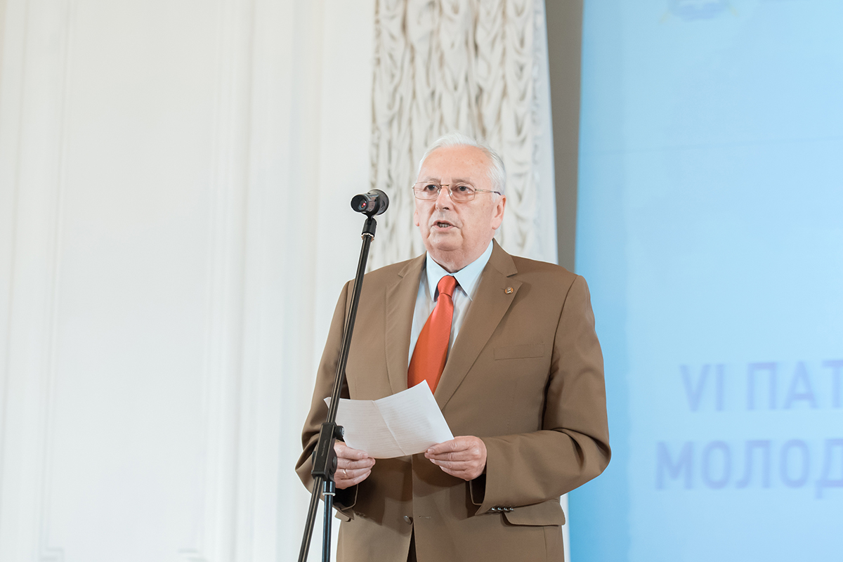 М.П. Федоров приветствовал участников форума в Поли