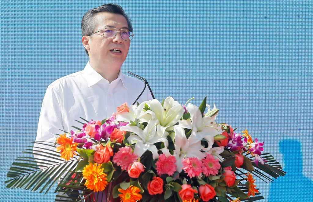 Гостей приветствовал первый секретарь Сианьского комитета Коммунистической партии Китая Ван Юнкан 