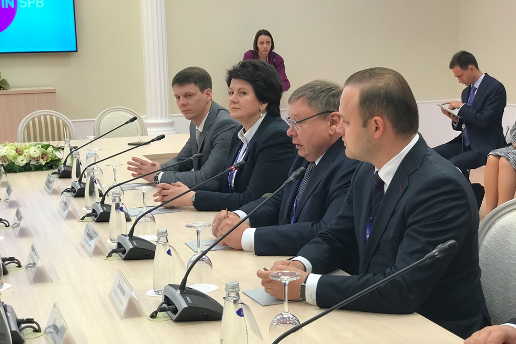 Губернатор Ивановской области уверен, что очень важно запустить производство изделий легкой промышленности на цифровом уровне.