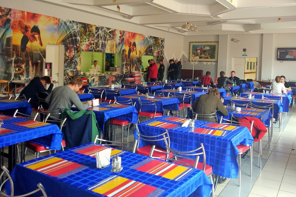 В зале комплексных обедов студенты могут поесть за 130, 150 и 170 рублей