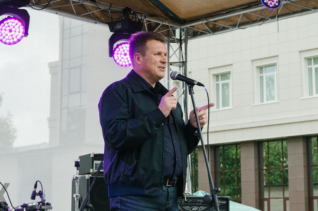 Глава администрации Калининского района В.А. Пониделко принял участие в официальном открытии Полифеста