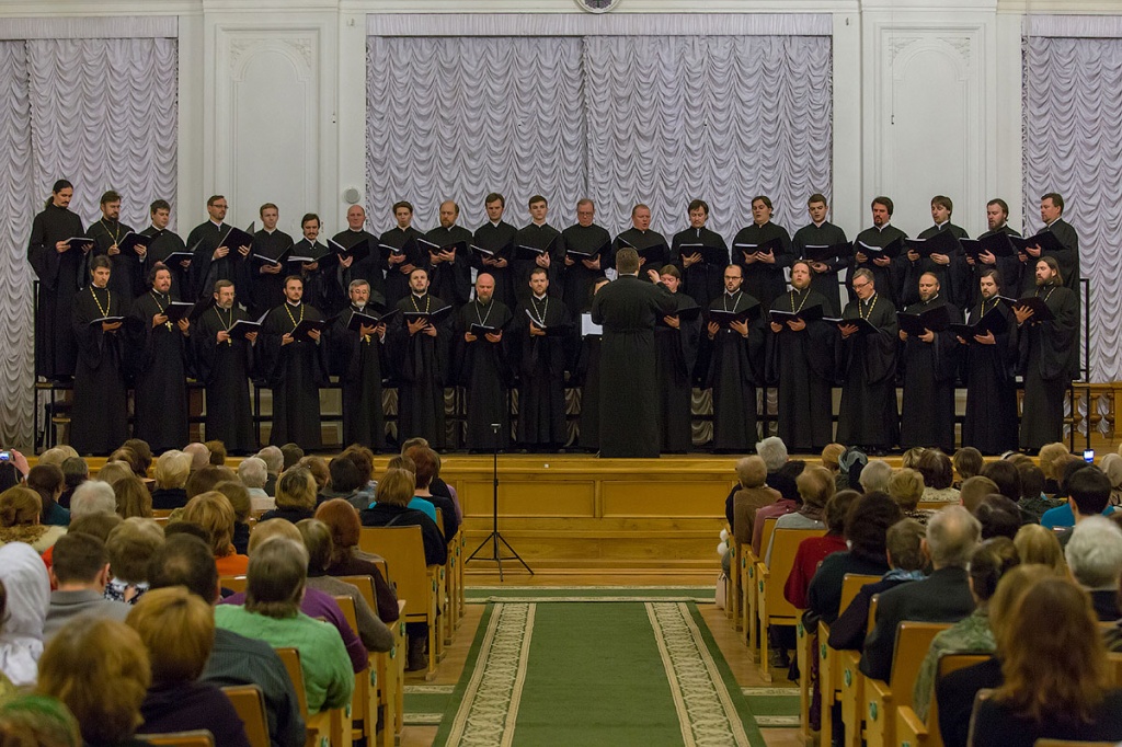 Хор духовенства Санкт-Петербургской митрополии на сцене Белого зала СПбПУ
