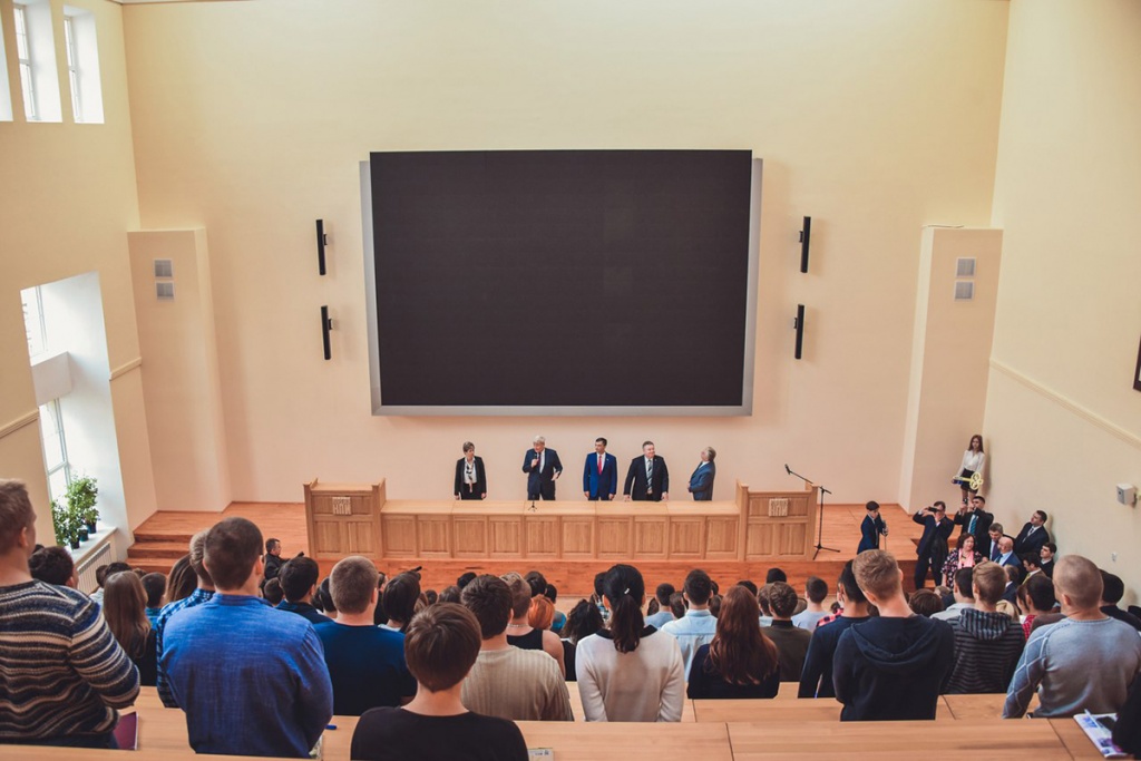 Церемония открытия после реконструкции 1-й математической аудитории в здании Энергетического факультета ЮРГПУ 