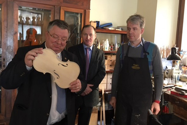В городе Кремона делегация СПбПУ посетила Музей скрипки и мастерскую по их изготовлению