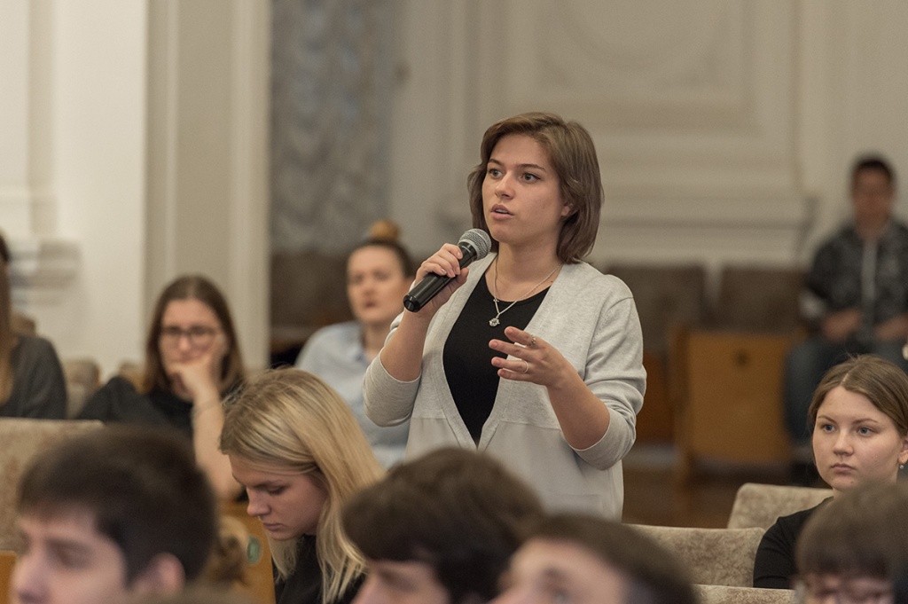 Активно обсуждался так называемый модуль мобильности Активно обсуждался так называемый модуль мобильности
