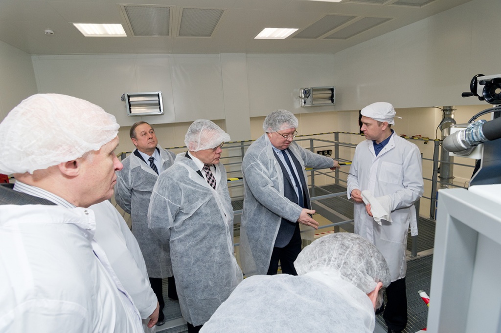  Перед официальным открытием базовой кафедры делегации СПбПУ провели экскурсию по научным центрам концерна
