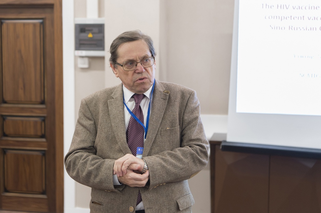 Профессор А.П. КОЗЛОВ выступил с докладом в секции Вакцины нового поколения