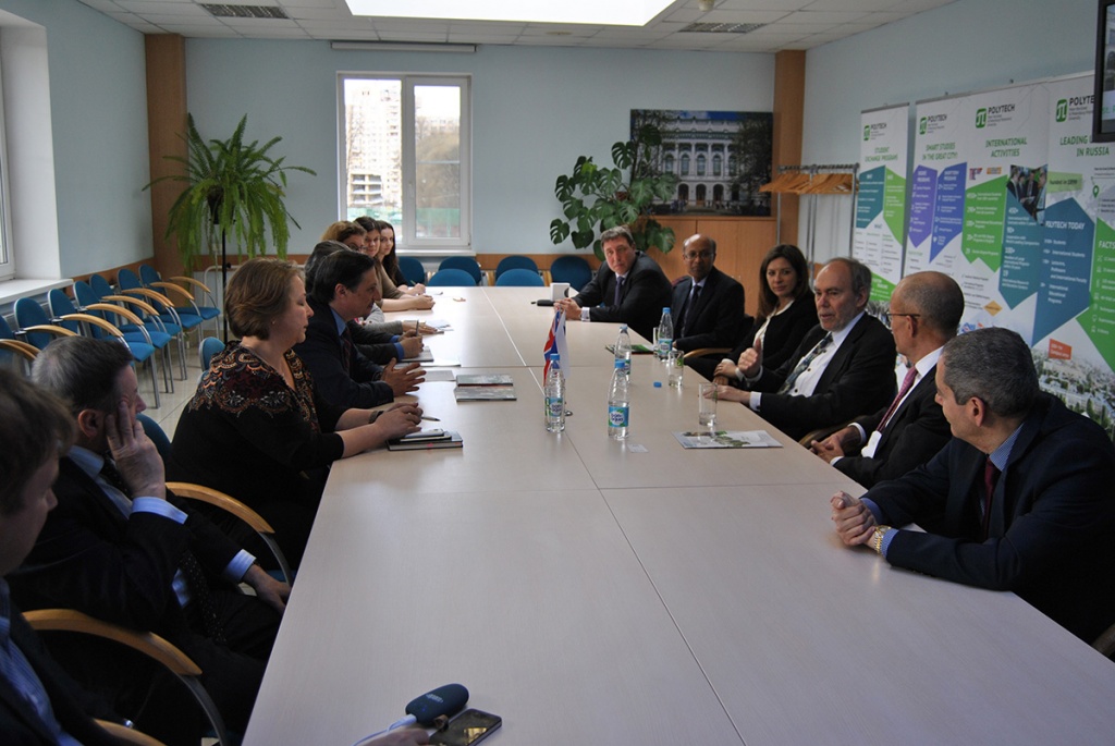 Делегация СУЛ в Ресурсном центре провела переговоры с представителями международных служб СПБПУ