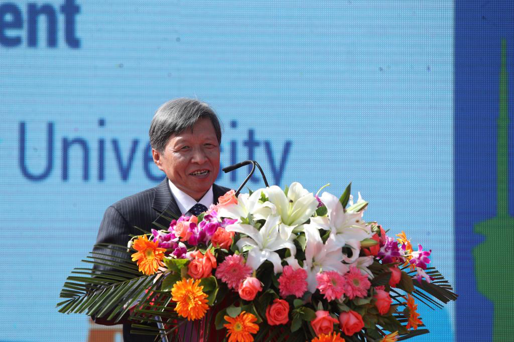 С приветственным словом к присутствующим обратился президент Сианьского транспортного университета Ван ШУГО 