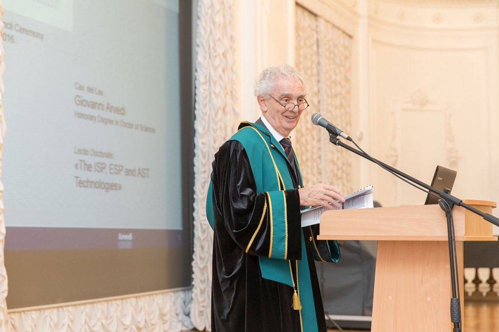 Г-н Арведи поблагодарил за оказанную ему честь стать Почетным доктором СПбПУ