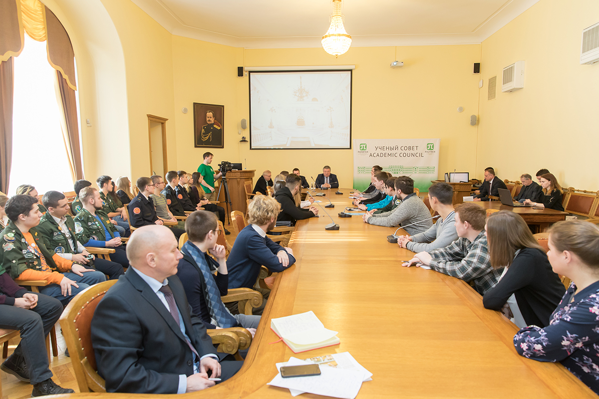 Уже второй раз в новом году ректор СПбПУ А.И. Рудской лично общается со студентами 