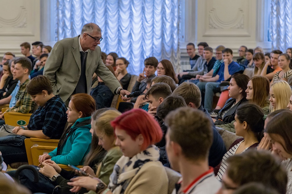 Композитор И.Е. Рогалев - составитель и ведущий творческих семестров в Политехническом Композитор И.Е. Рогалев - составитель и ведущий творческих семестров в Политехническом