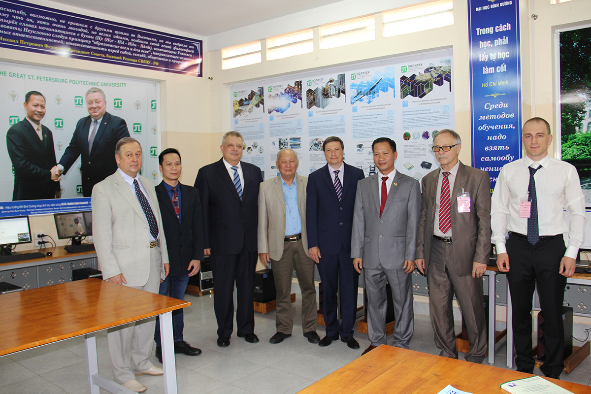 Центральным событием программы СПбПУ во Вьетнаме стало торжественное открытие совместной лаборатории Микропроцессорная техника 
