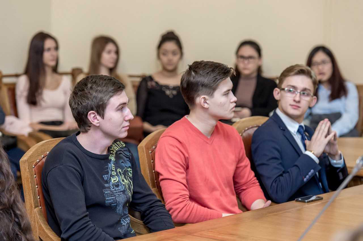Студенты узнали о современных направлениях в сфере здравоохранения и экологии Студенты узнали о современных направлениях в сфере здравоохранения и экологии