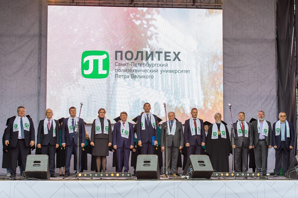 Почетные гости приехали поздравить первокурсников СПбПУ Почетные гости приехали поздравить первокурсников СПбПУ