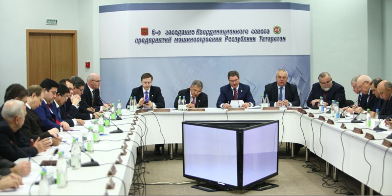 На заседании Координационного совета предприятий машиностроения РТ Р.Н. Минниханов подчеркнул, что нужно обеспечить более плотное взаимодействие вузов и предприятий