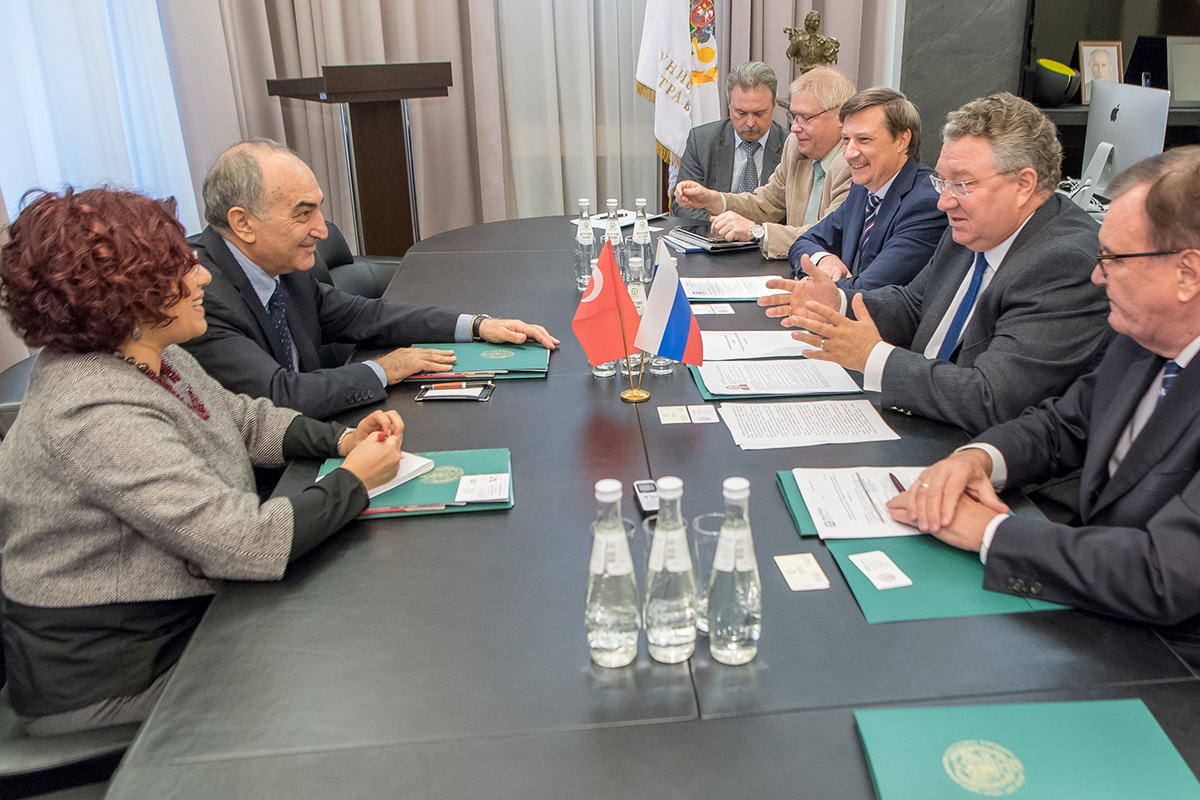 Во время переговоров ректор СПбПУ и генконсул Турции в Санкт-Петербурге обсудили направления сотрудничества 