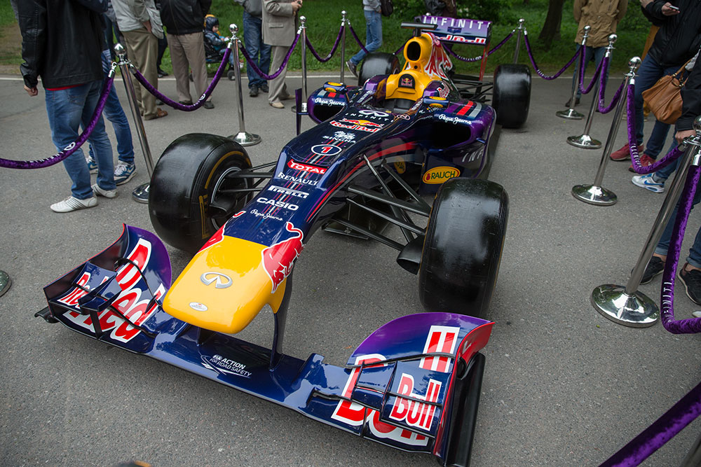 Болид Формулы 1 команды Infiniti Red Bull Racing Team Болид Формулы 1 команды Infiniti Red Bull Racing Team