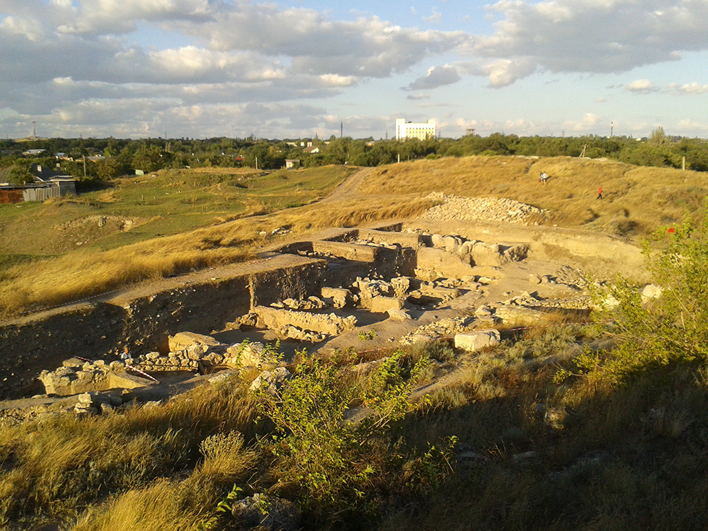 Раскоп городища Мирмекий в городе Керчь, Крым